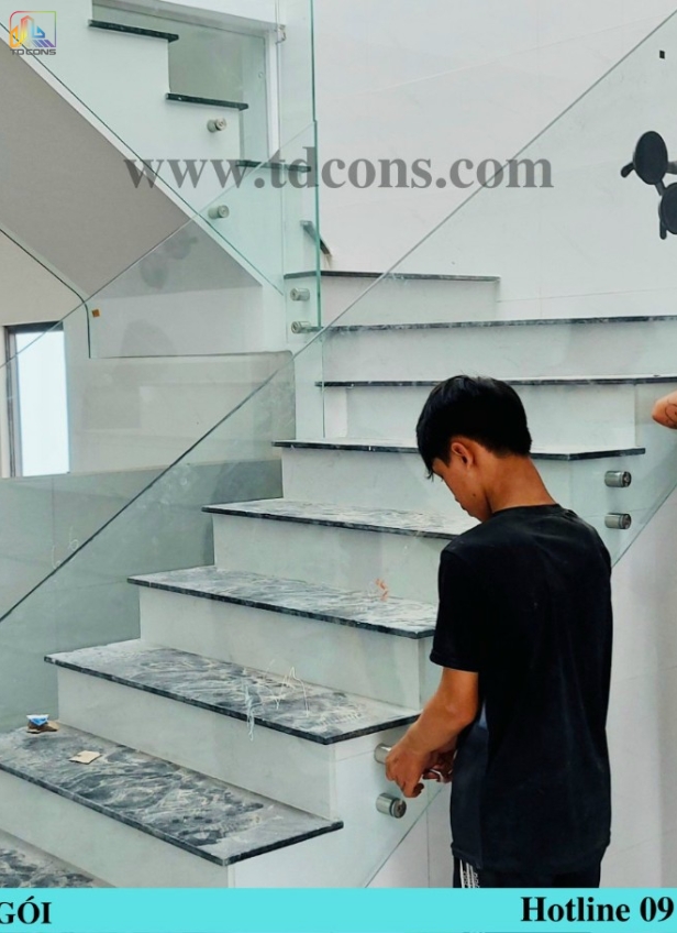 Gia đình Anh Niềm - Chị Hoa ( Khởi công )