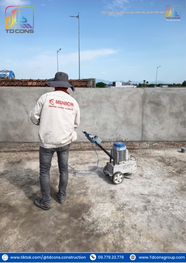 Công tác vệ sinh sàn mái và sàn thượng (TP Quảng Ngãi)